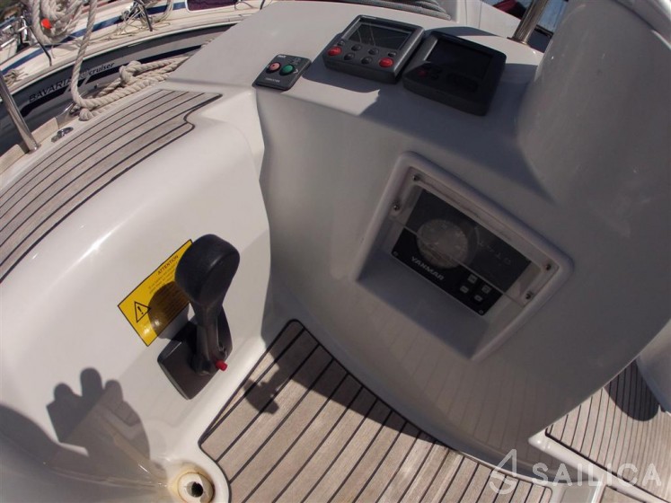 Jeanneau 53 - Yacht Charter Sailica