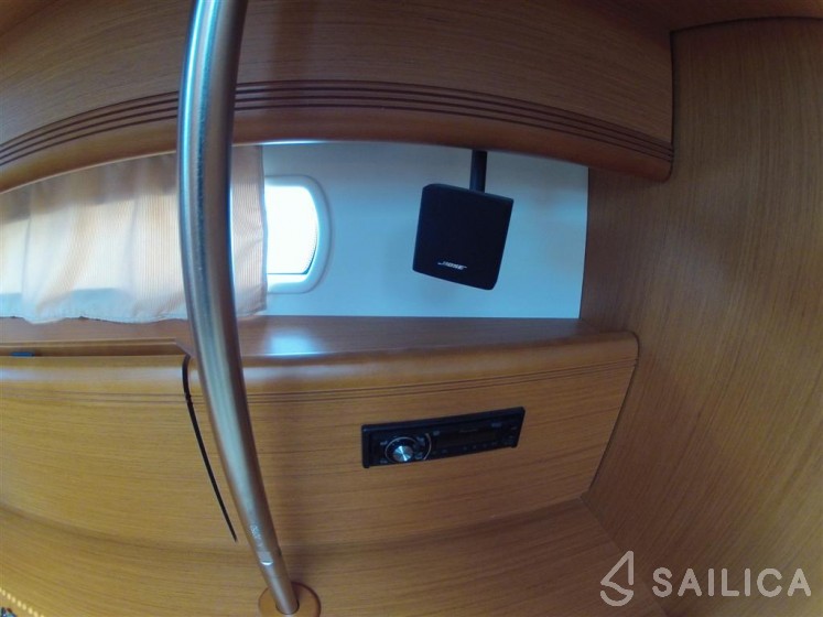 Jeanneau 53 - Yacht Charter Sailica