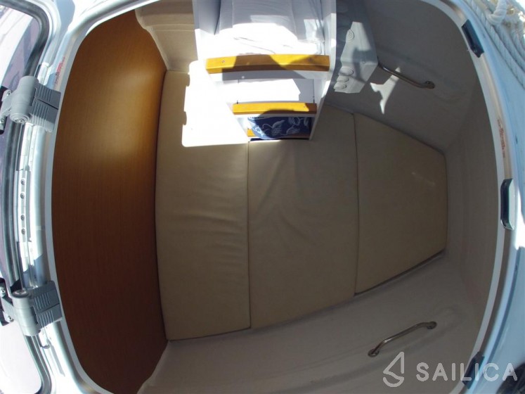 Jeanneau 53 - Yacht Charter Sailica