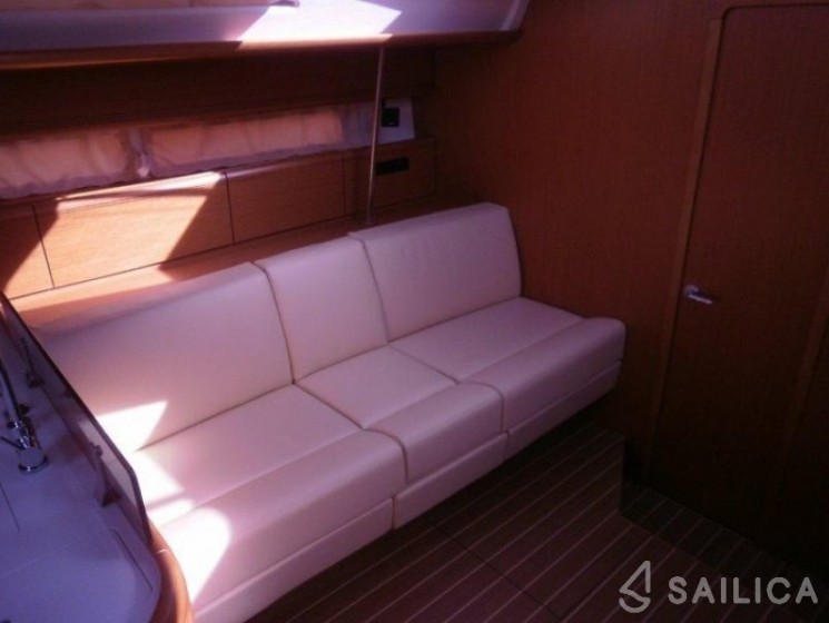 Jeanneau 53 - Yacht Charter Sailica