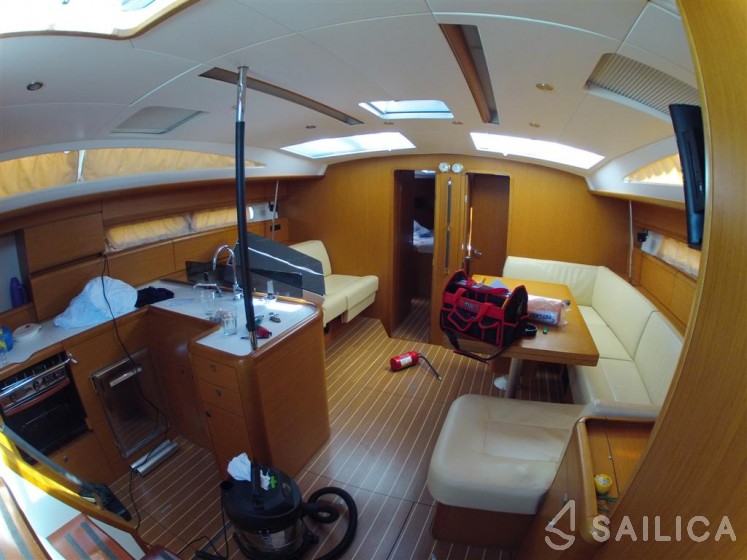 Jeanneau 53 - Yacht Charter Sailica
