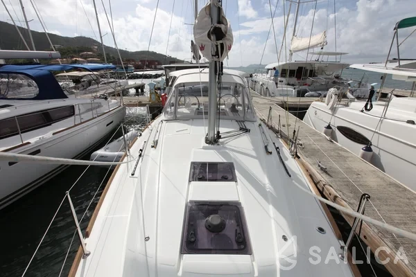 Oceanis 35.1 - Yacht Charter Sailica