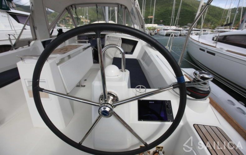 Oceanis 35.1 - Yacht Charter Sailica