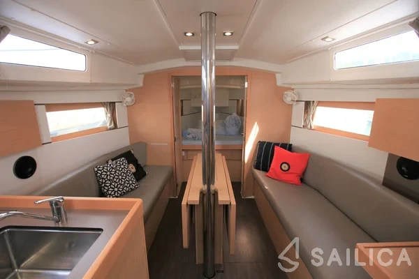 Oceanis 35.1 - Yacht Charter Sailica