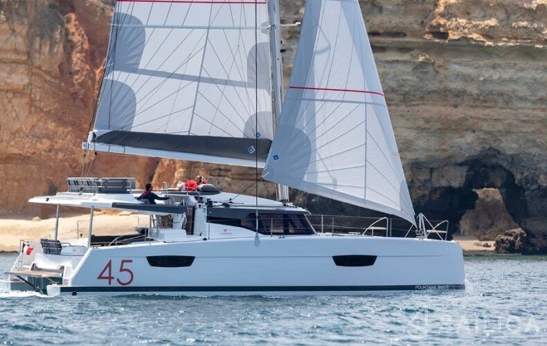 Elba 45 - Yacht Charter Sailica