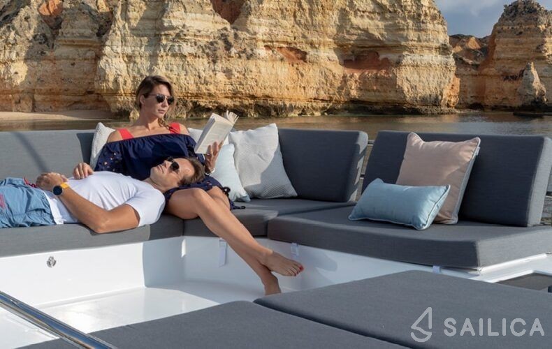 Elba 45 - Yacht Charter Sailica