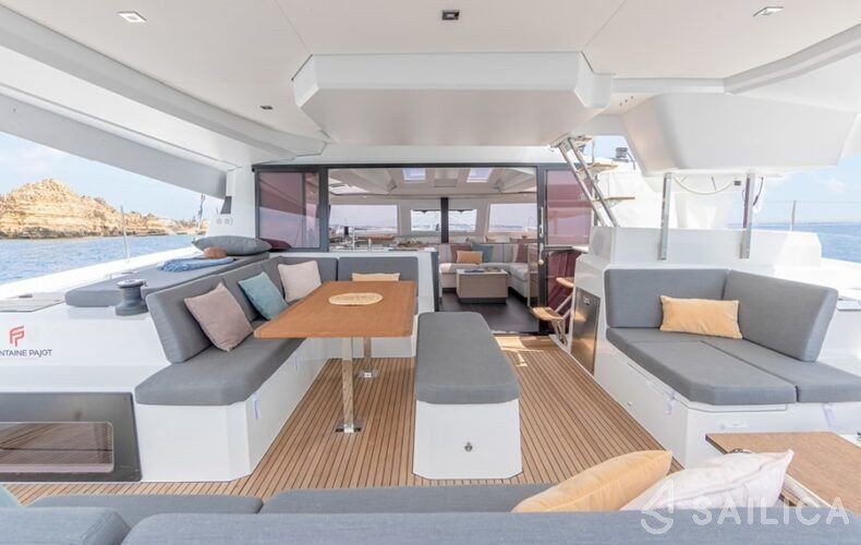 Elba 45 - Yacht Charter Sailica