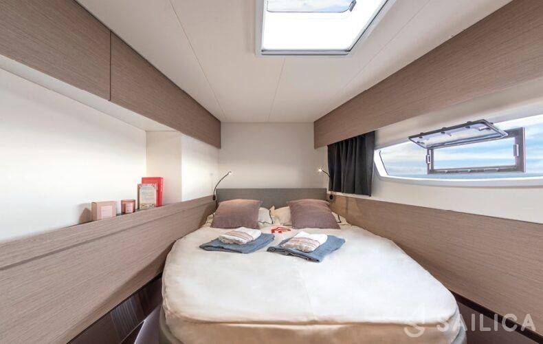 Elba 45 - Yacht Charter Sailica