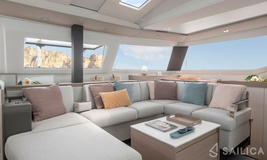Elba 45 - Yacht Charter Sailica