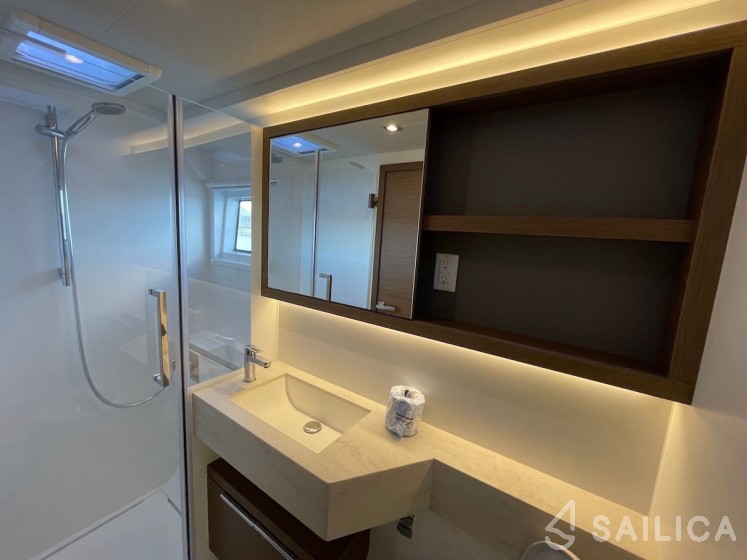 Lagoon 50 - Yacht Charter Sailica