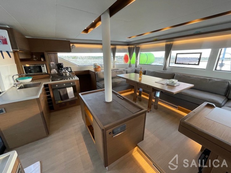 Lagoon 50 - Yacht Charter Sailica