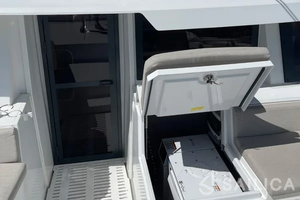 Bali 4.6 - Yacht Charter Sailica