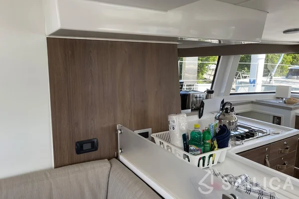Bali 4.6 - Yacht Charter Sailica