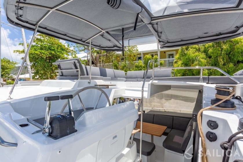 Elba 45 - Yacht Charter Sailica