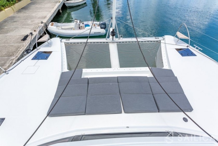 Elba 45 - Yacht Charter Sailica