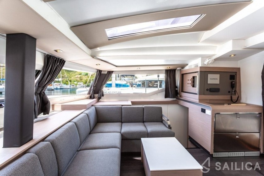 Elba 45 - Yacht Charter Sailica