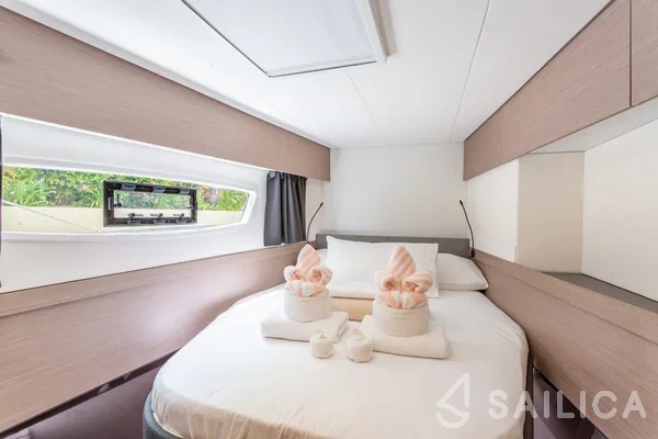Elba 45 - Yacht Charter Sailica