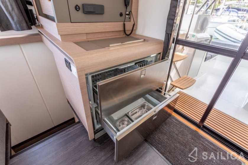 Elba 45 - Yacht Charter Sailica