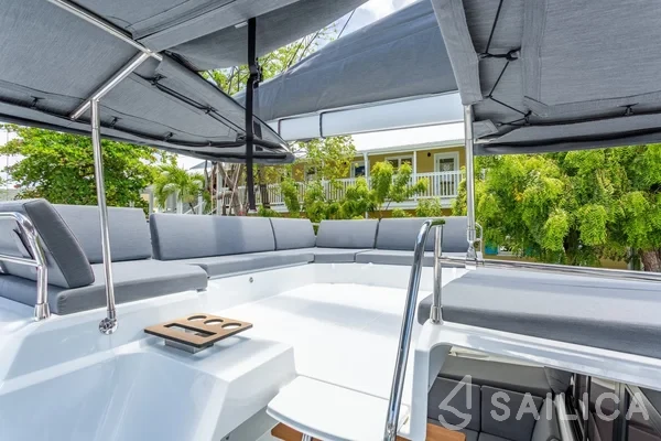Elba 45 - Yacht Charter Sailica