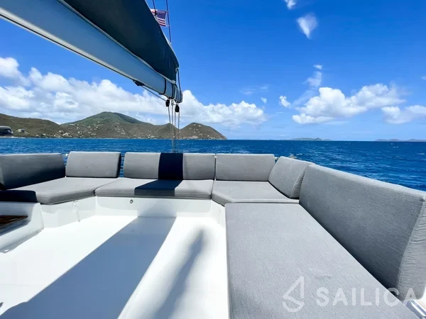 Elba 45 - Yacht Charter Sailica