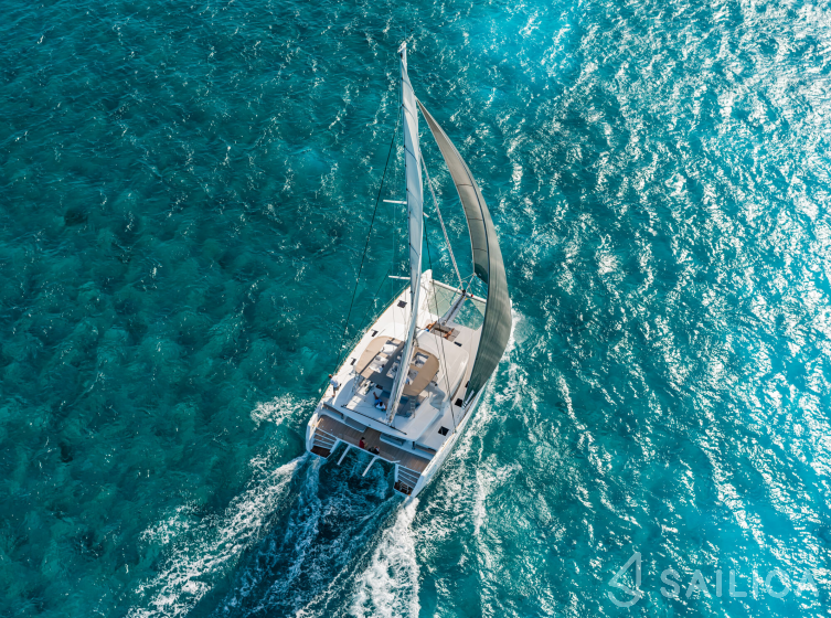 Lagoon 52F - Yacht Charter Sailica