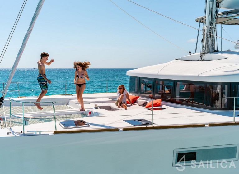 Lagoon 52F - Yacht Charter Sailica