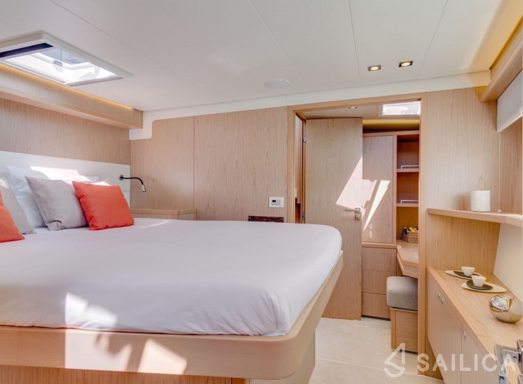 Lagoon 52F - Yacht Charter Sailica