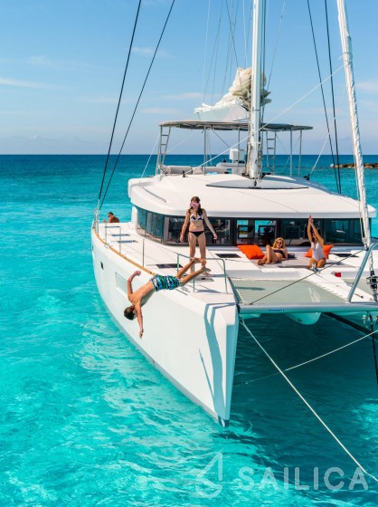 Lagoon 52F - Yacht Charter Sailica