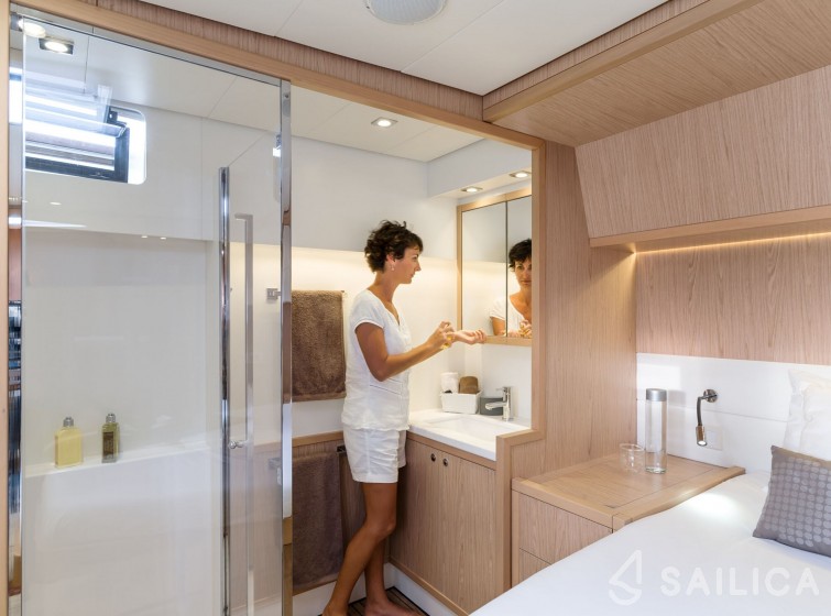 Lagoon 52F - Yacht Charter Sailica