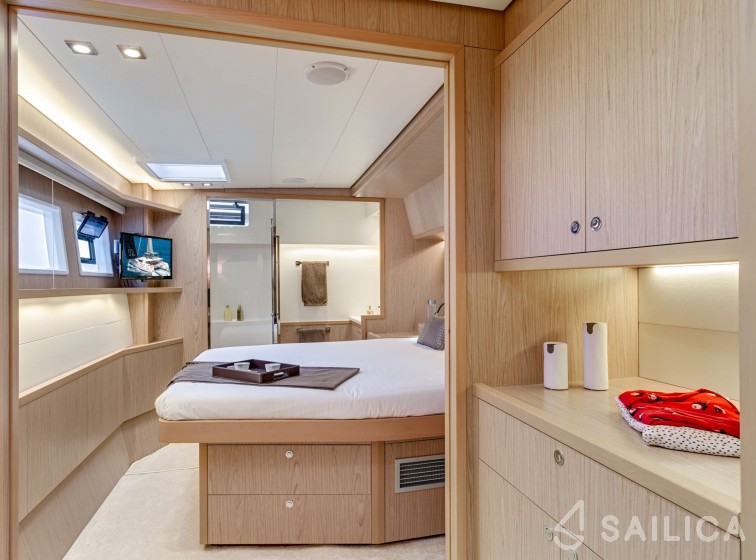 Lagoon 52F - Yacht Charter Sailica
