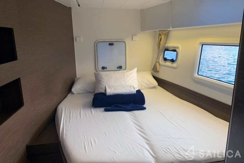 Lagoon 42 - Yacht Charter Sailica