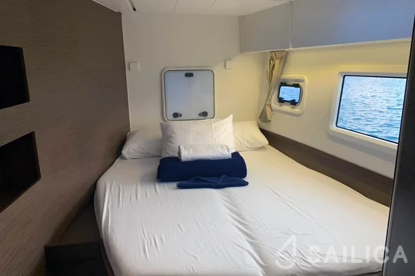 Lagoon 42 - Yacht Charter Sailica