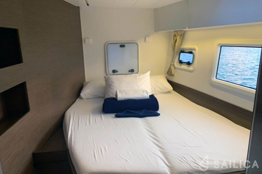 Lagoon 42 - Yacht Charter Sailica