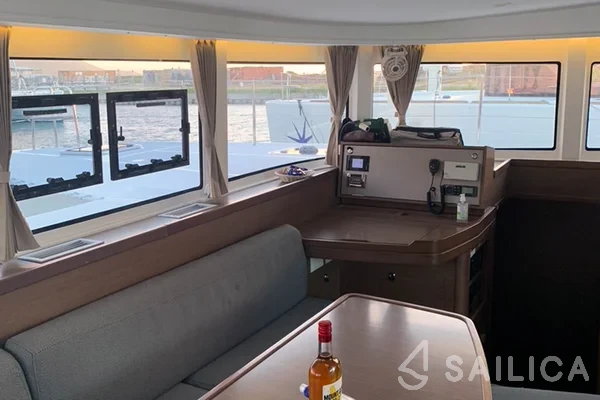 Lagoon 42 - Yacht Charter Sailica