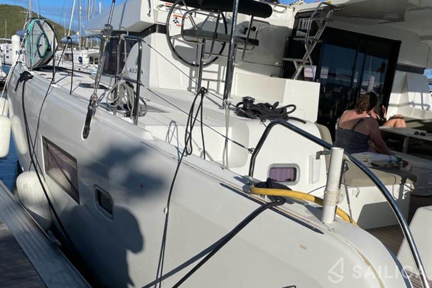 Lagoon 42 - Yacht Charter Sailica