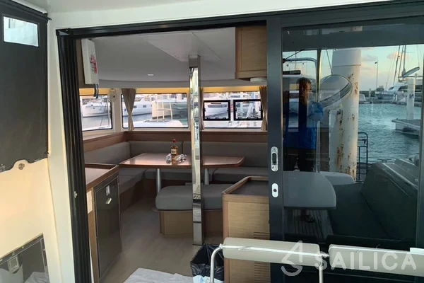 Lagoon 42 - Yacht Charter Sailica