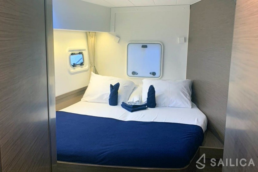 Lagoon 42 - Yacht Charter Sailica