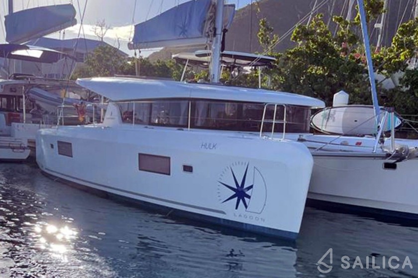 Lagoon 42 - Yacht Charter Sailica