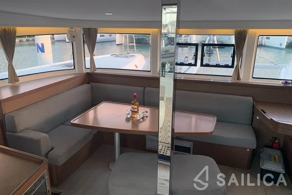Lagoon 42 - Yacht Charter Sailica