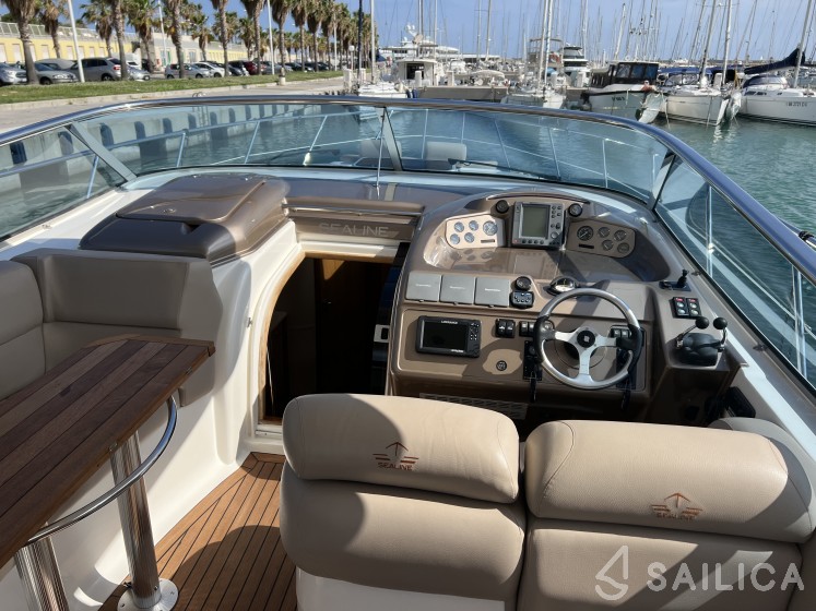 Sealine S 42 - Yacht Charter Sailica