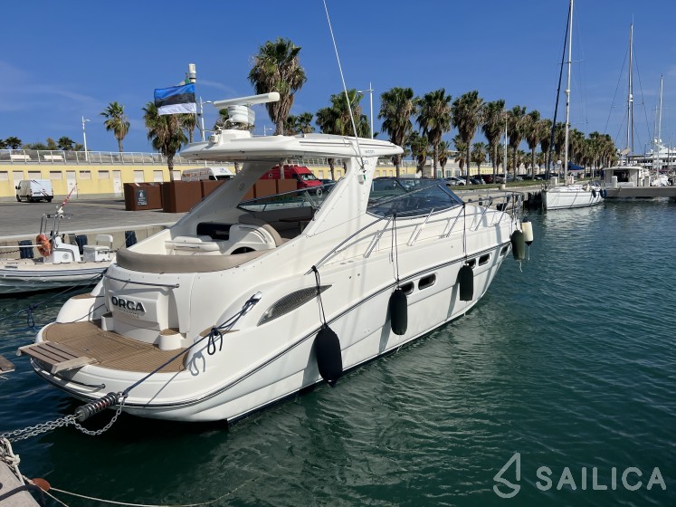 Sealine S 42 - Yacht Charter Sailica