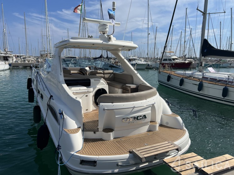 Sealine S 42 - Yacht Charter Sailica