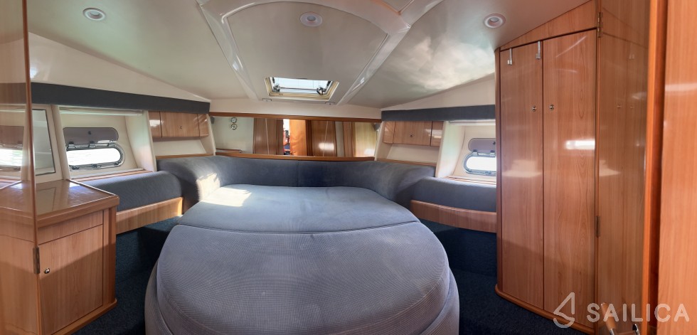 Sealine S 42 - Yacht Charter Sailica