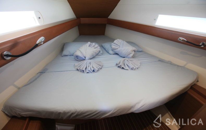 Sun Odyssey 419 - Yacht Charter Sailica