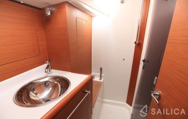 Sun Odyssey 419 - Yacht Charter Sailica