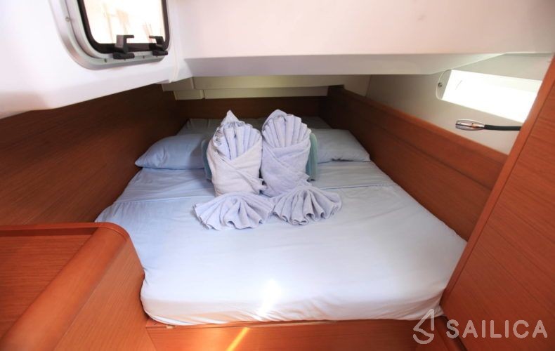 Sun Odyssey 419 - Yacht Charter Sailica