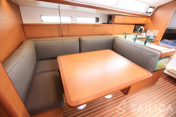 Sun Odyssey 419 - Yacht Charter Sailica