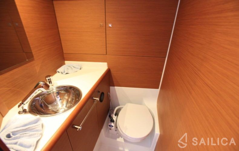 Sun Odyssey 419 - Yacht Charter Sailica