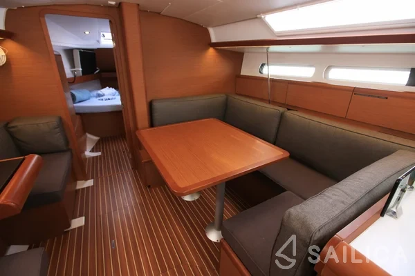 Sun Odyssey 419 - Yacht Charter Sailica