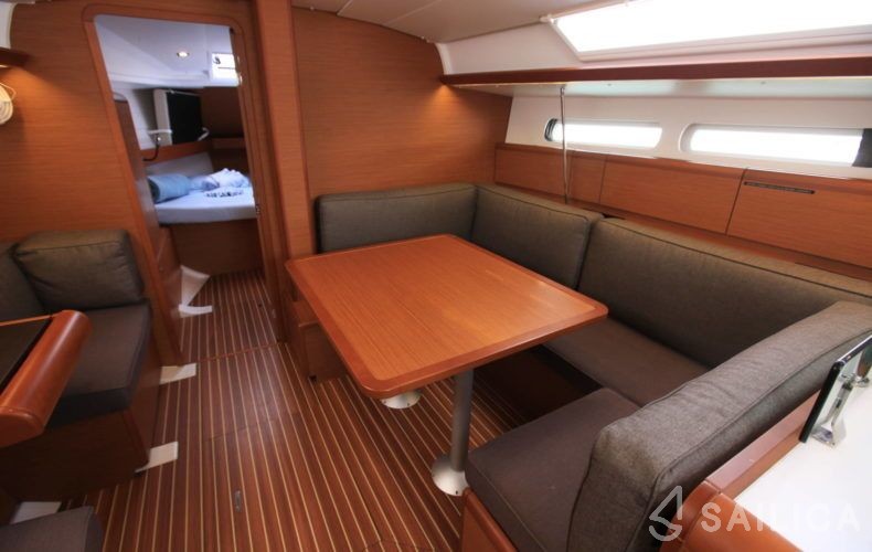 Sun Odyssey 419 - Yacht Charter Sailica